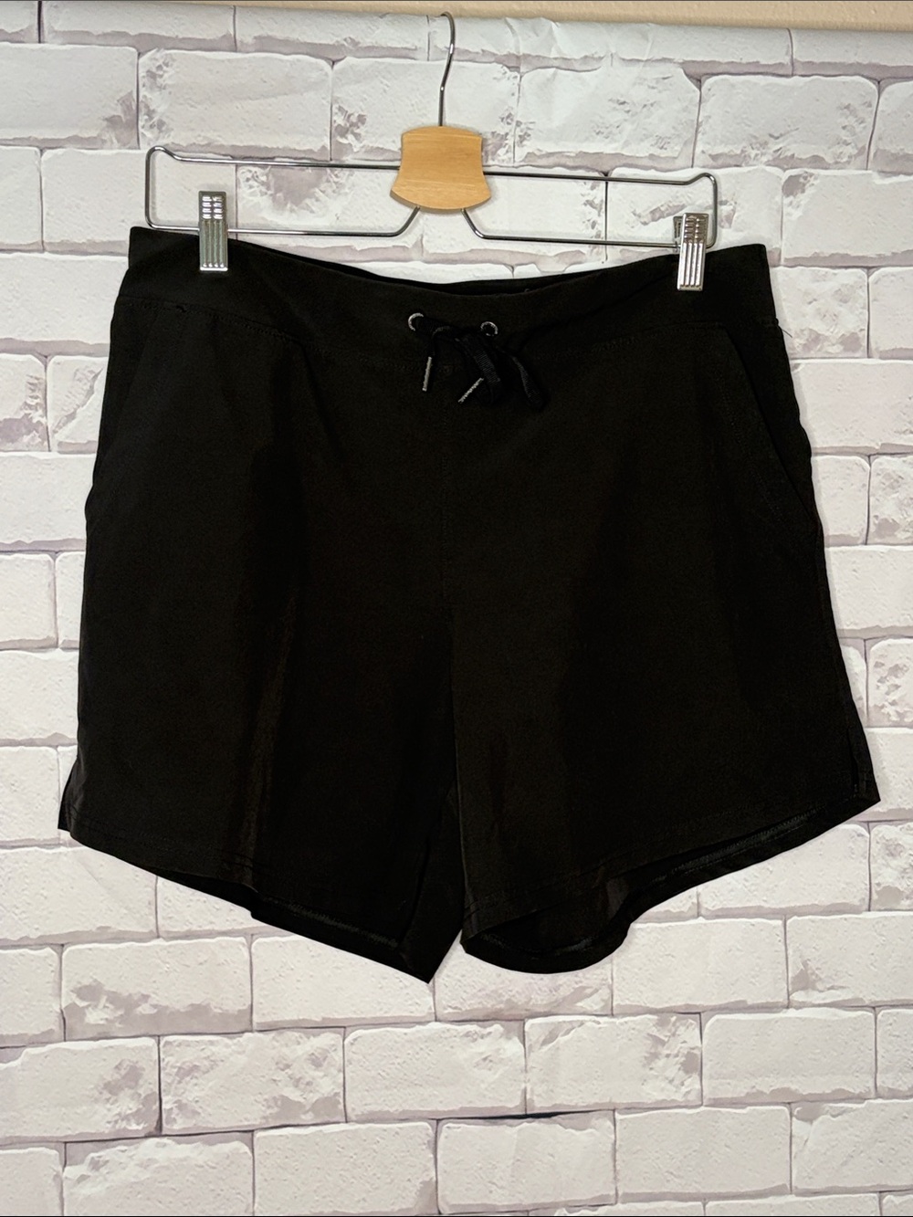 Gaiam Black Drawstring Casual Shorts Size Large